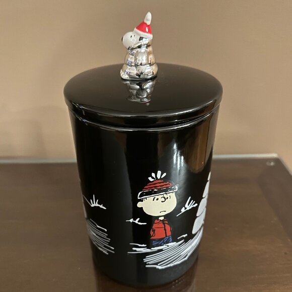 NEW Peanuts Christmas Snoopy with Silver Puffer Jacket Ceramic Canister Jar - Picture 3 of 5